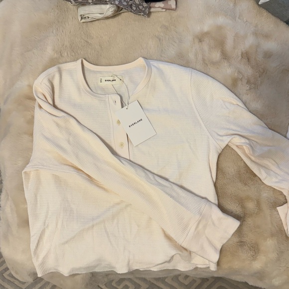 Everlane Women's White Long Sleeve Henley - Picture 2 of 3